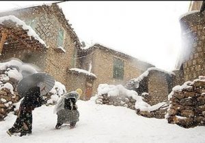 ۸۹۳ روستای لرستان در محاصره برف است؛ کولاک در جاده‌ها+ تصاویر