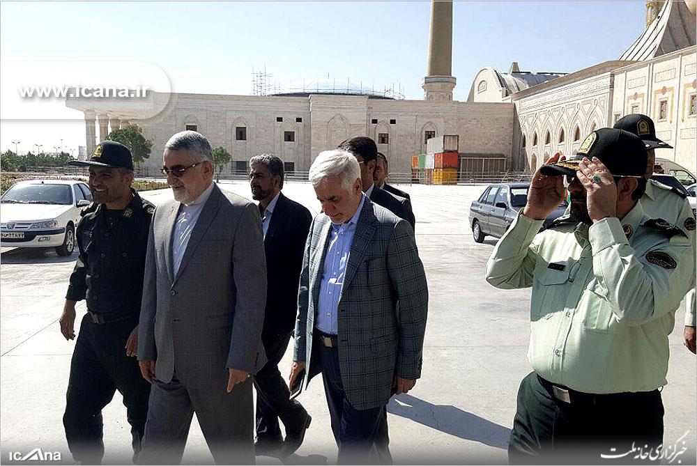 بازدید رئیس کمیسیون امنیت ملی از روند اقدامات و بازسازی صحنه حادثه تروریستی در حرم امام(ره)