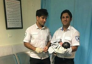 تولد نوزاد کوهدشتی در آمبولانس اورژانس