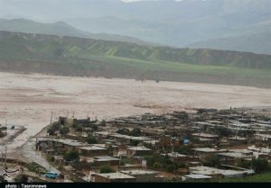 کمک ۷۲میلیون تومانی نیروی انتظامی کوهدشت بین سیل‌زدگان توزیع می‌شود