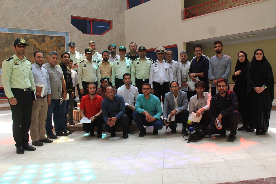 نشست خبری فرمانده نیروی انتظامی کوهدشت به مناسبت روز خبرنگار