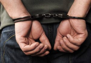 انهدام باند ۷ نفره سرقت احشام در بروجرد؛ ۱۵ کیلوگرم هروئین از قاچاقچیان کشف شد‌