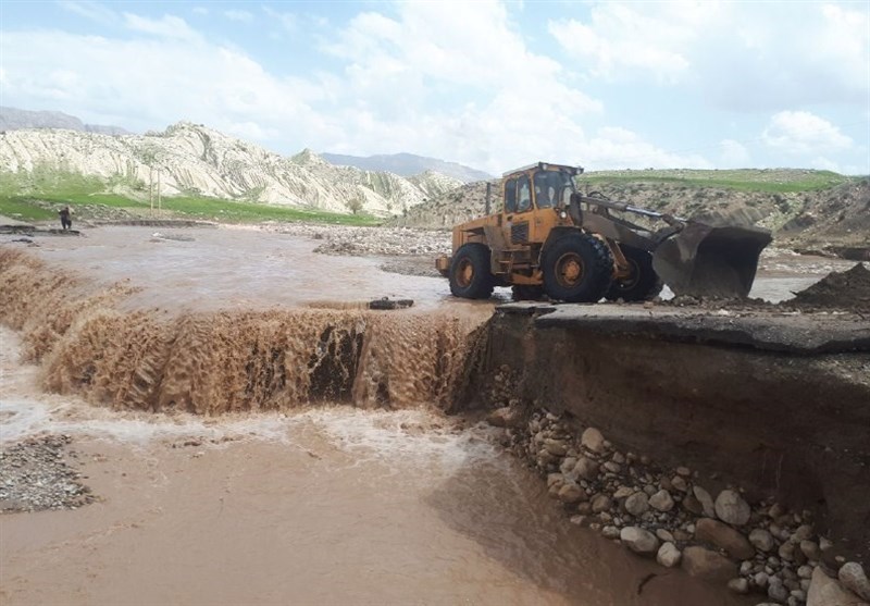 سیل راه ارتباطی ۵۸ روستای کوهدشت را قطع کرد