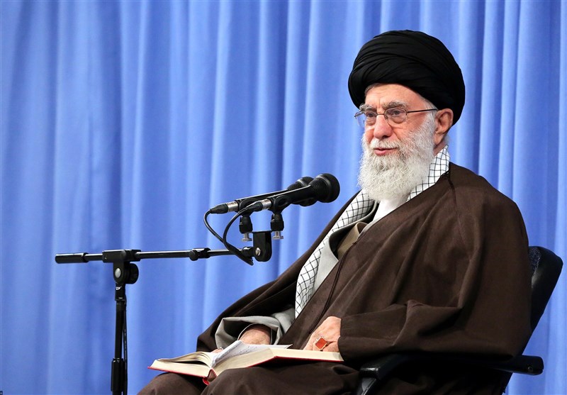 امام خامنه‌ای: باید با استفاده از تحریم، اقتصاد را از وابستگی به نفت نجات داد/ برای اینکه جنگ نشود باید قوی شد