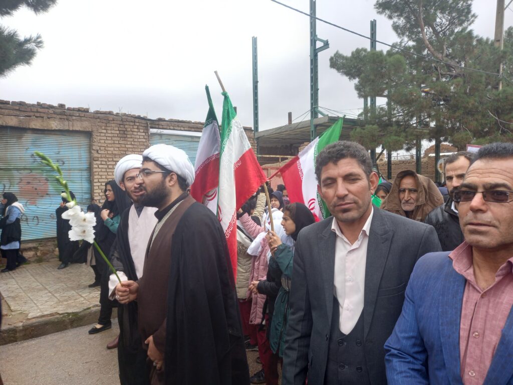 گزارش تصویری:استقبال مردم شهر کوهنانی از چهار شهید گمنام
