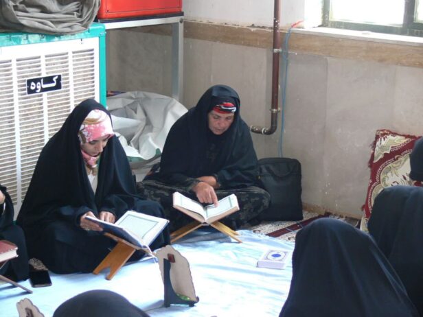 گزارش تصویری:برگزاری محفل جزء‌خوانی قرآن کریم در ماه مبارک رمضان در شهرستان رومشکان