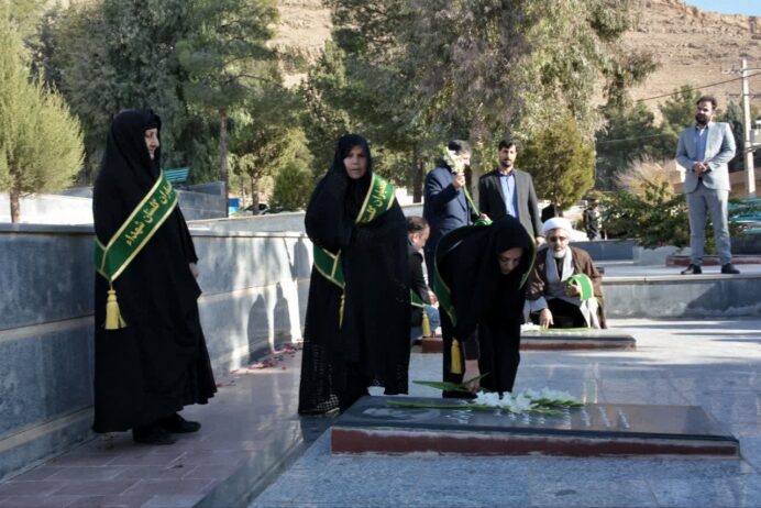 گزارش:سفر زیارتی فرهنگی تشکل خادمیاران گلستان شهدای استان لرستان به جمکران