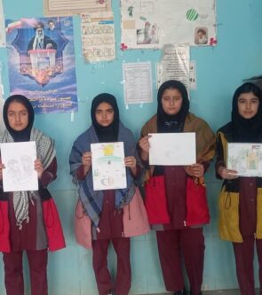 نقاشی‌های دانش‌آموزان پایه ششم مدرسه شهید کشوری روستای عزیزآباد بخش سوری(رومشکان) در حمایت از کودکان فلسطینی