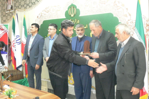 گزارش /رئیس اداره تبلیغات اسلامی شهرستان رومشکان با پرستاران این شهرستان به مناسبت روز پرستار دیدار کرد.